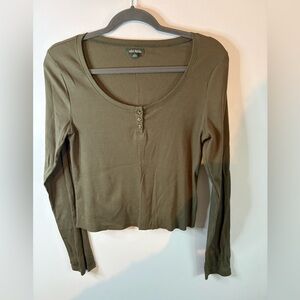 Wild Fable Olive Buttoned Long Sleeve Cropped Top